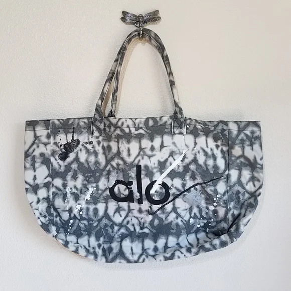 ALO YOGA Large Tote Bag - Picture 2 of 10